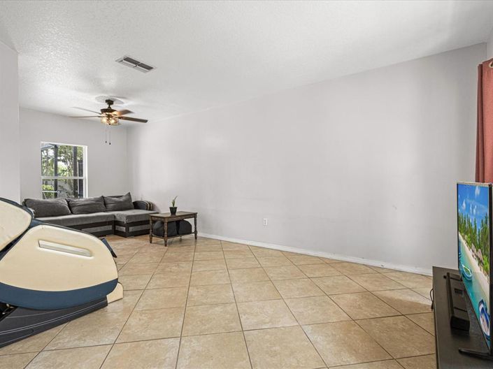 Image No.11-5 Bed Property for sale