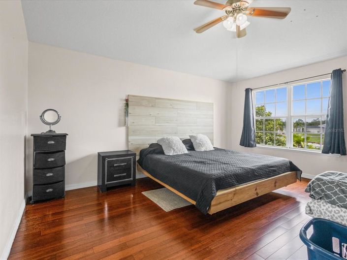 Image No.14-5 Bed Property for sale