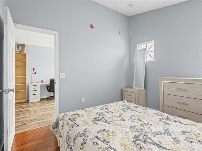 Image No.16-5 Bed Property for sale