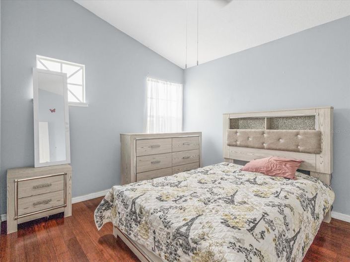 Image No.17-5 Bed Property for sale