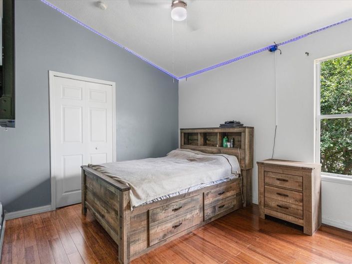 Image No.18-5 Bed Property for sale