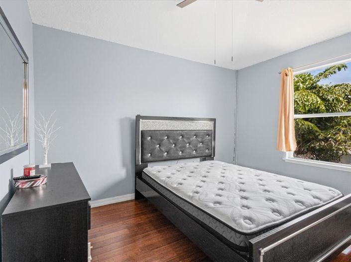 Image No.22-5 Bed Property for sale