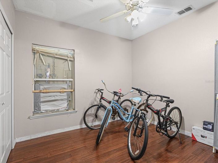 Image No.26-5 Bed Property for sale