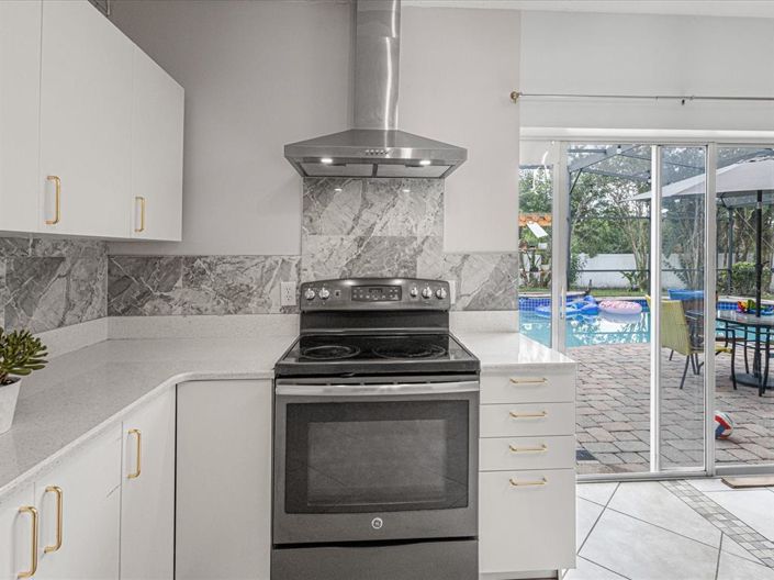 Image No.6-5 Bed Property for sale