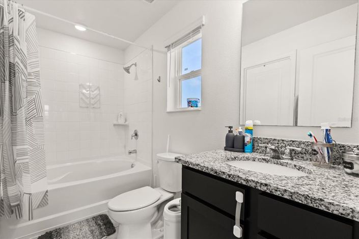 Image No.11-3 Bed Townhouse for sale