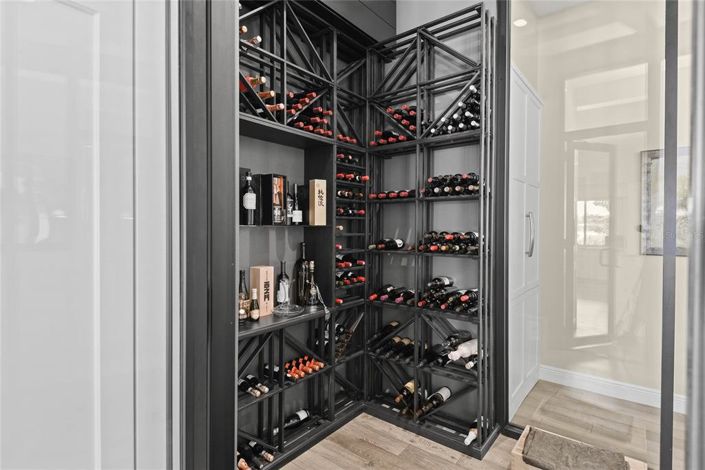 Image No.10-5 Bed Property for sale