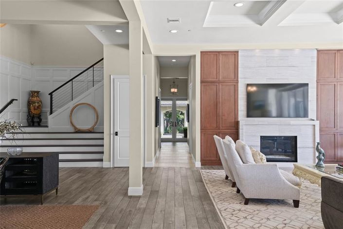 Image No.12-5 Bed Property for sale