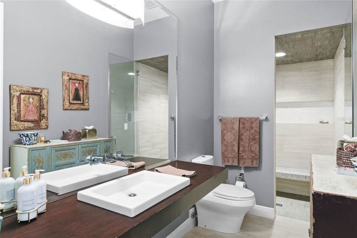 Image No.29-5 Bed Property for sale