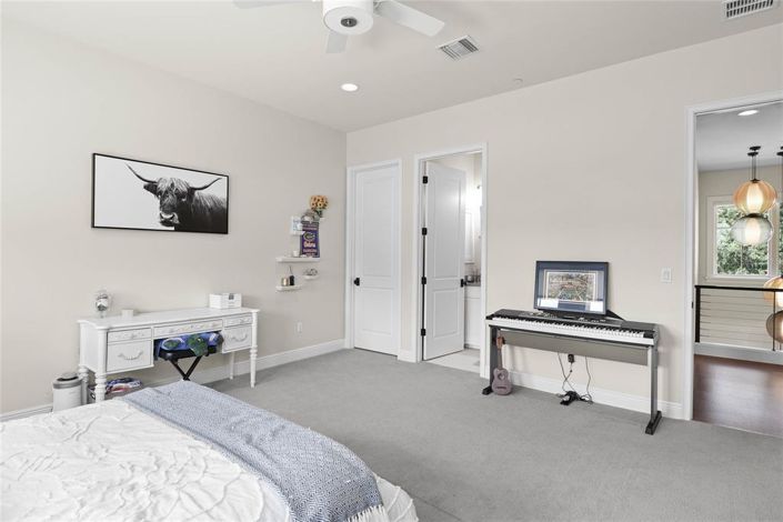 Image No.44-5 Bed Property for sale