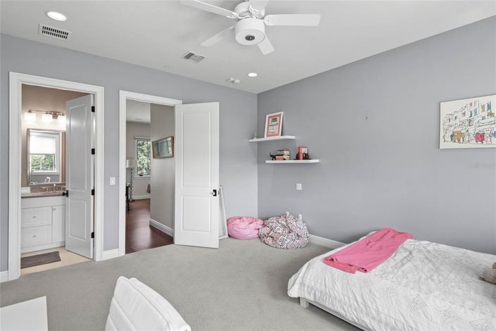 Image No.47-5 Bed Property for sale