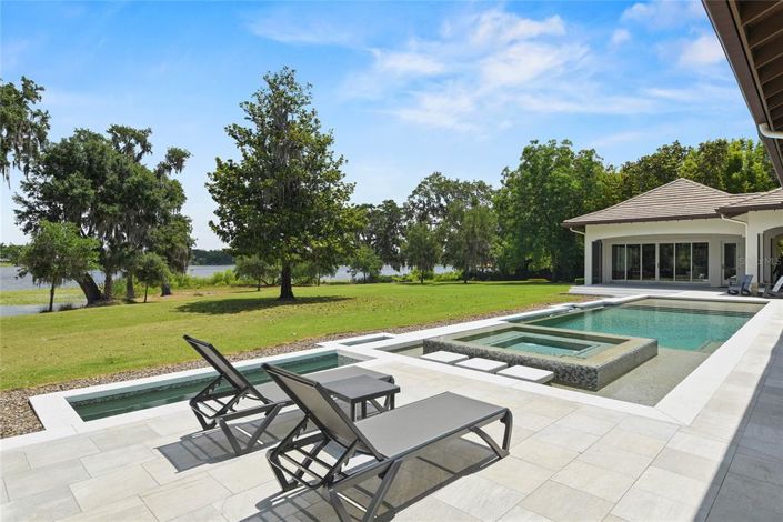 Image No.61-5 Bed Property for sale