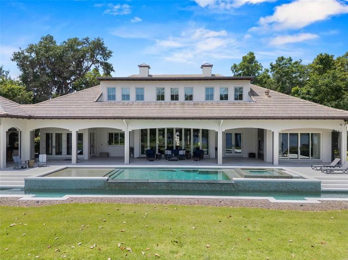 Image No.66-5 Bed Property for sale