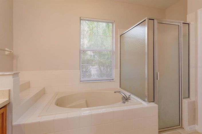 Image No.23-4 Bed Property for sale