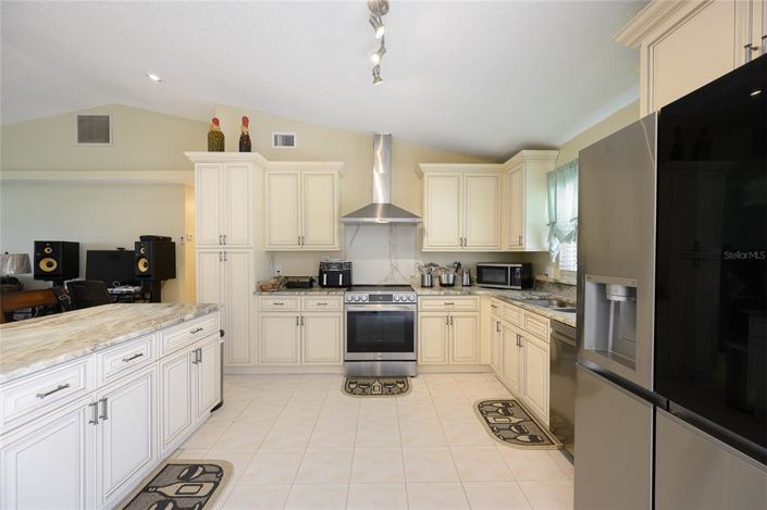 Image No.3-4 Bed Property for sale