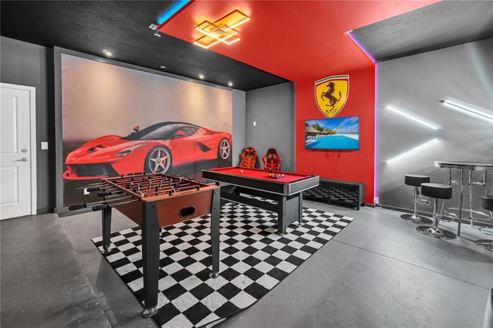 Image No.22-8 Bed Property for sale