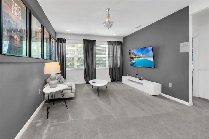 Image No.24-8 Bed Property for sale