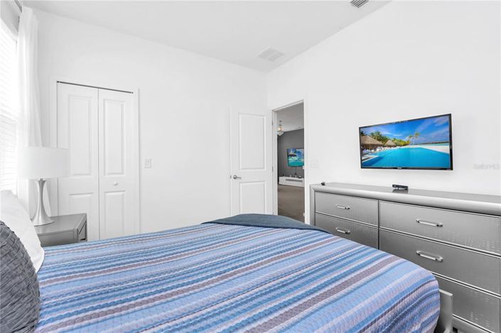 Image No.36-8 Bed Property for sale