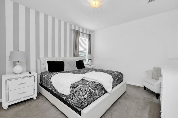 Image No.38-8 Bed Property for sale