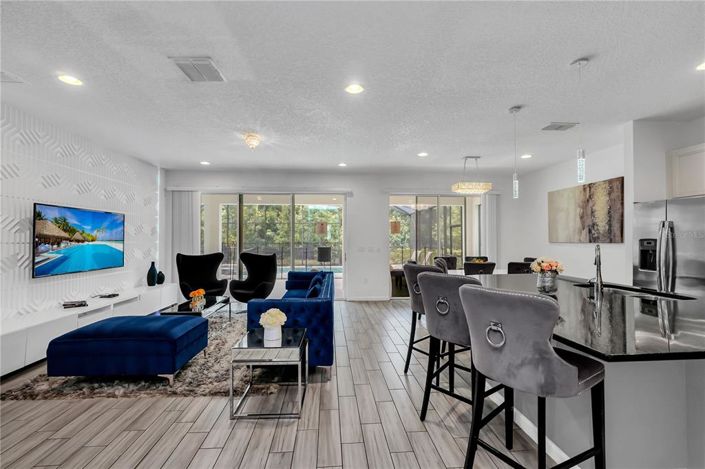 Image No.5-8 Bed Property for sale