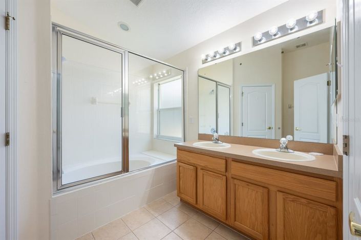 Image No.11-Propriété de 4 chambres à vendre à Clermont