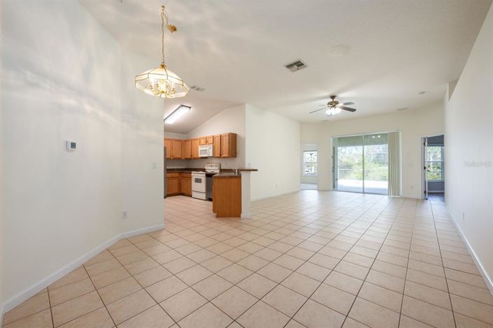 Image No.6-Propriété de 4 chambres à vendre à Clermont