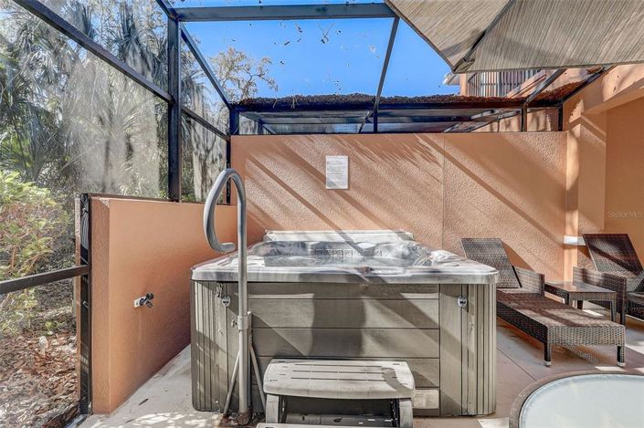 Image No.33-2 Bed Townhouse for sale