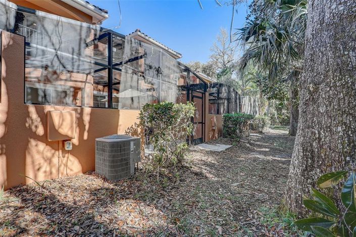 Image No.35-2 Bed Townhouse for sale