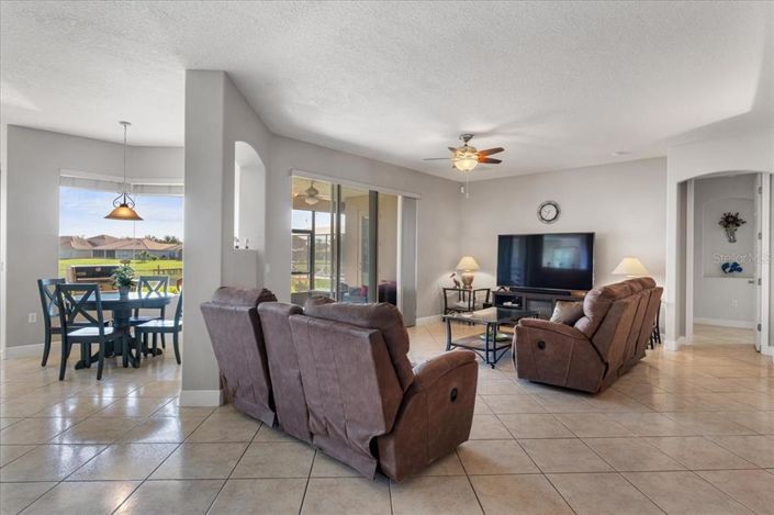 Image No.13-Propriété de 4 chambres à vendre à Kissimmee