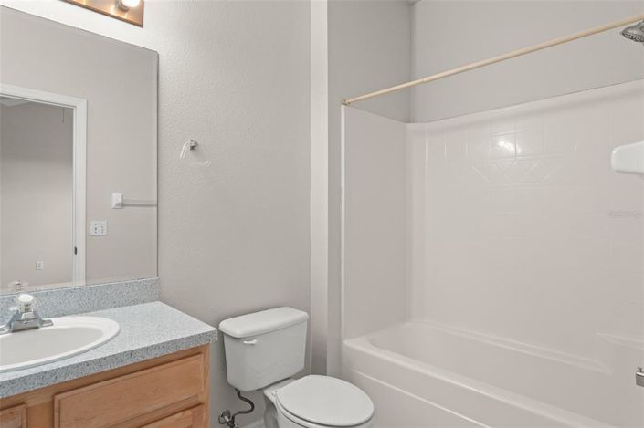 Image No.20-3 Bed Townhouse for sale