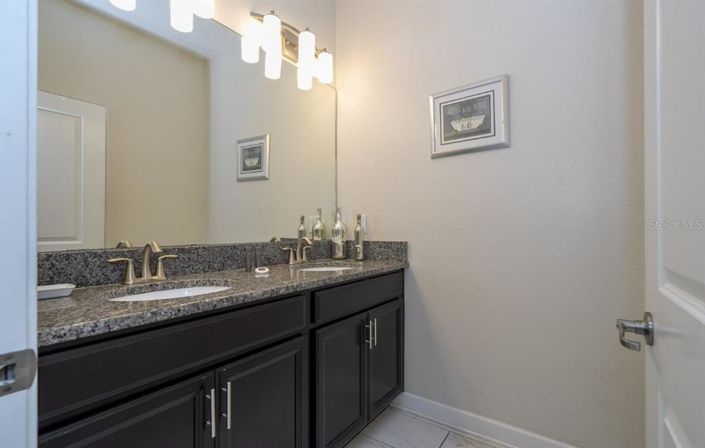 Image No.14-5 Bed Townhouse for sale