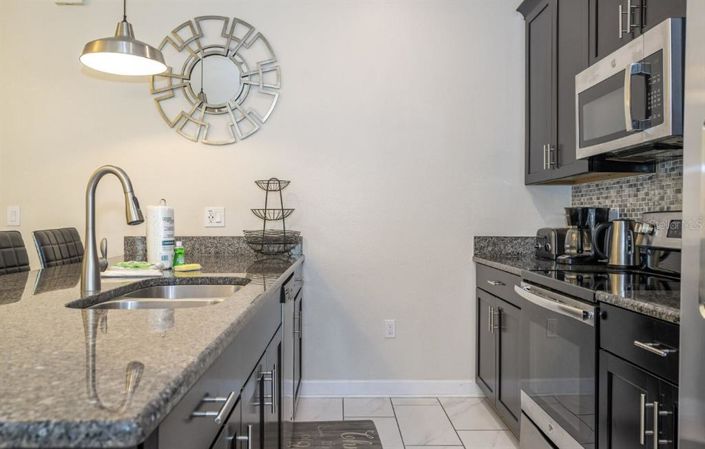 Image No.19-5 Bed Townhouse for sale