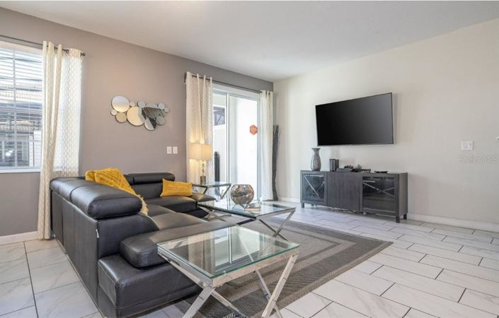 Image No.24-5 Bed Townhouse for sale