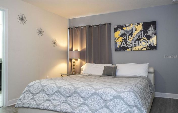 Image No.26-5 Bed Townhouse for sale