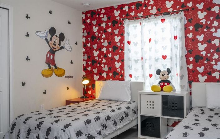 Image No.30-5 Bed Townhouse for sale