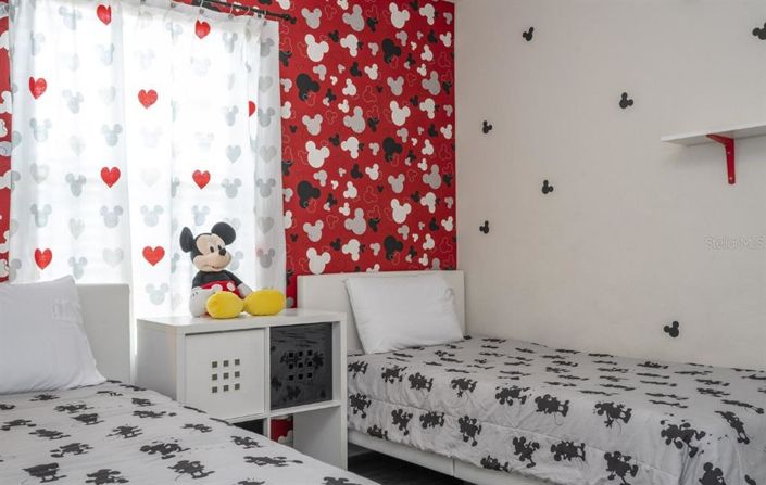 Image No.32-5 Bed Townhouse for sale