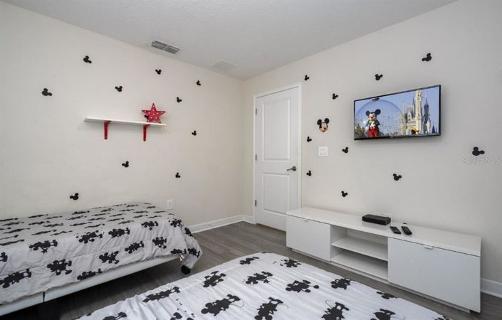 Image No.33-5 Bed Townhouse for sale