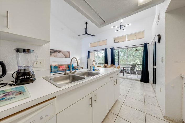 Image No.13-2 Bed Townhouse for sale