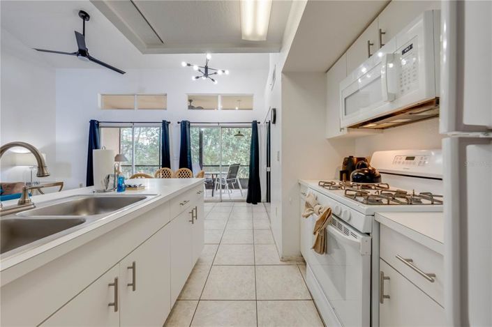 Image No.16-2 Bed Townhouse for sale