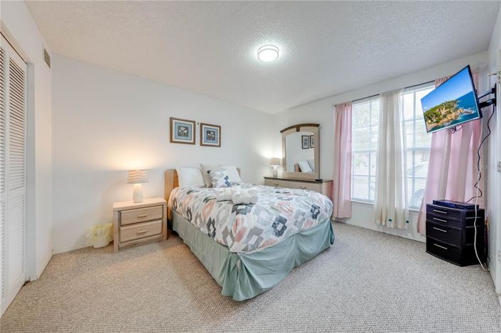 Image No.23-2 Bed Townhouse for sale