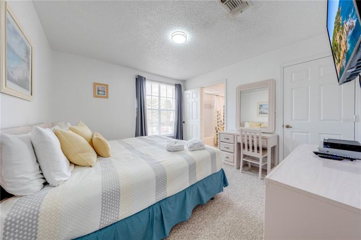 Image No.24-2 Bed Townhouse for sale