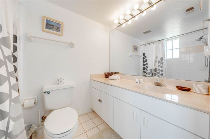 Image No.28-2 Bed Townhouse for sale