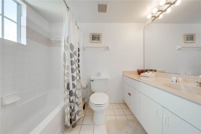 Image No.29-2 Bed Townhouse for sale