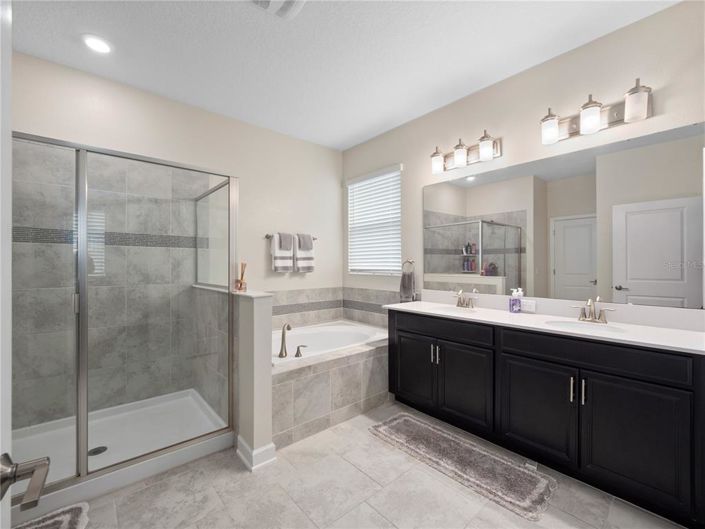 Image No.17-4 Bed Property for sale