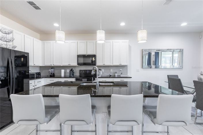 Image No.11-6 Bed Property for sale