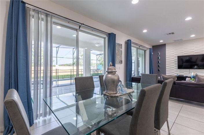 Image No.12-6 Bed Property for sale