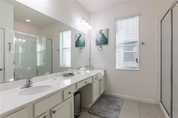 Image No.18-6 Bed Property for sale