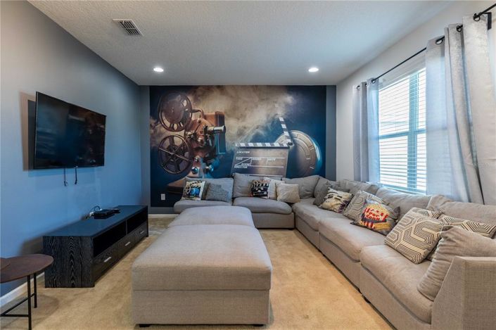 Image No.20-6 Bed Property for sale