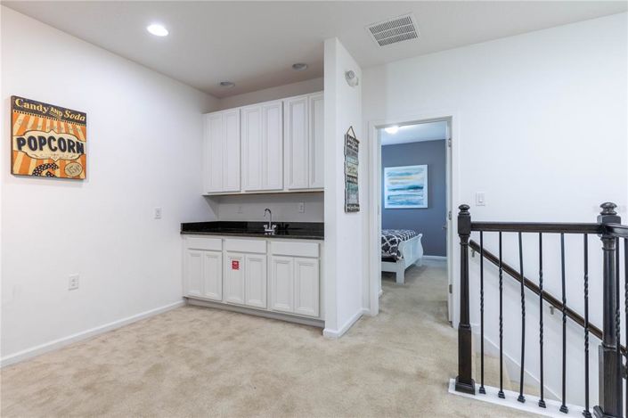 Image No.22-6 Bed Property for sale