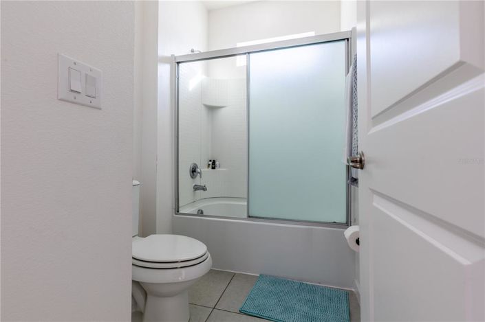 Image No.25-6 Bed Property for sale