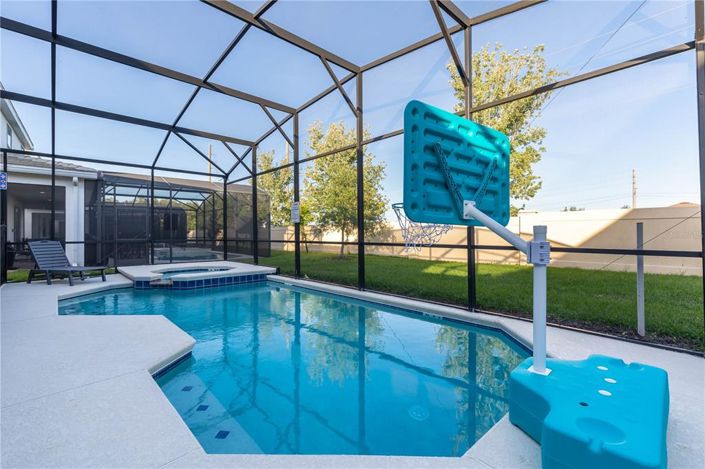 Image No.34-6 Bed Property for sale